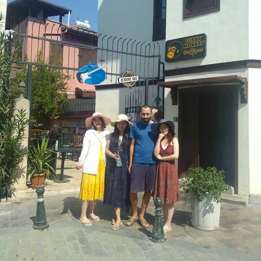 Hostel Funky Monkey Antalya Hostel&Pub